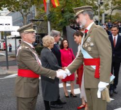 Su Majestad el Rey recibe el saludo del jefe de Estado Mayor de la Defensa, general de ejército Fernando Alejandre Martínez