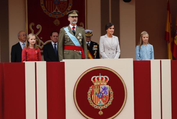 Sus Majestades los Reyes, Su Alteza Real la Princesa de Asturias y Su Alteza Real la Infanta Doña Sofía, en la Tribuna Real 