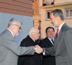 Su Majestad el Rey recibe el saludo del director del Museo Nacional del Prado, Miguel Falomir