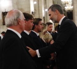 Su Majestad el Rey transmite sus condolencias a los familiares de las víctimas de las inundaciones