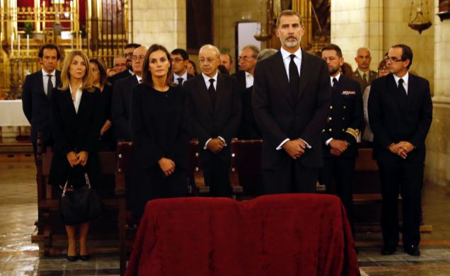 Sus Majestades los Reyes durante la misa funeral por las víctimas de las inundaciones en Mallorca