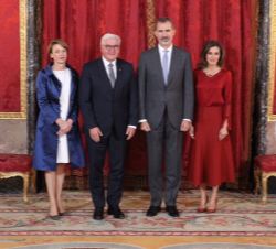 Sus Majestades los Reyes junto al Presidente de la República Federal de Alemania, Sr. Frank-Walter Steinmeier y su esposa la Sra. Elke Büdenbender