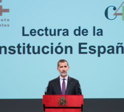 Su Majestad el Rey durante la lectura del Preámbulo de la Constitución Española