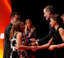 Sus Majestades los Reyes entregan el Premio a la Empresa Extranjera: Smurfit Kappa Group, recogió el galardón José Ignacio Sevillano, consejero delega