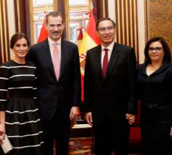 Sus Majestades los Reyes y Sus Excelencias el Presidente de la República del Perú, Martín Alberto Vizcarra, y la Primera Dama de la República del Perú