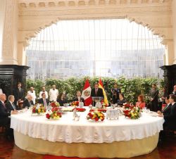 Almuerzo oficial