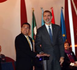 Don Felipe y el Presidente de la República de Guatemala, Jimmy Morales, inauguran la nueva iluminación de la iglesia Compañía de Jesús