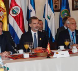 Su Majestad el Rey preside el desayuno de trabajo con los presidentes centroamericanos