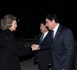 Su Majestad la Reina Doña Sofía recibe el saludo del alcalde de Cuenca y presidente del Grupo Ciudades Patrimonio de la Humanidad de España, Ángel Mar