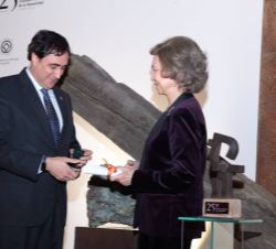 Su Majestad la Reina Doña Sofía recibe el Premio Patrimonio 2018 de manos del alcalde de Cuenca y presidente del Grupo Ciudades Patrimonio de la Human