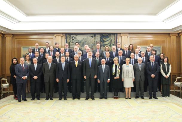 Su Majestad el Rey junto al comité organizador del "World Law Congress of the World Jurist Association"