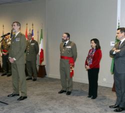 Su Majestad el Rey dirige unas palabras con motivo de su visita al Cuartel General