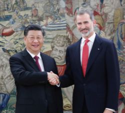 Su Majestad el Rey recibe el saludo del presidente de la República Popular China, Xi Jinping