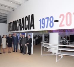 Sus Majestades los Reyes Don Juan Carlos y Doña Sofía, en CaixaForum Madrid, inauguran la exposición “Democracia 1978-2018”
