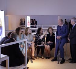 Sus Majestades los Reyes Don Juan Carlos y Doña Sofía en la exposición “Democracia 1978-2018”
