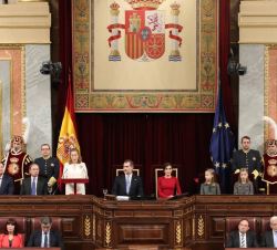 Vista de la presidencia del Hemiciclo durante la intervención de la presidenta del Congreso de los Diputados, Ana Pastor