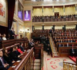 Don Felipe dirige unas palabras en el Hemiciclo