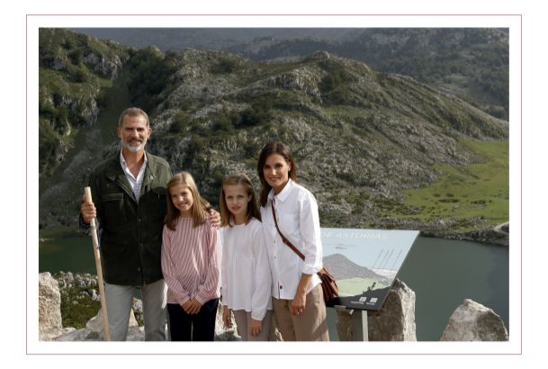 Felicitación de Navidad de Sus Majestades los Reyes. Fotografía de Sus Majestades los Reyes, Su Alteza Real la Princesa de Asturias y Su Alteza Real la Infanta Doña Sofía 