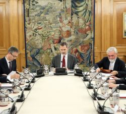 Vista general de la mesa de la reunión del Patronato de la Fundación pro Real Academia Española