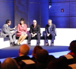 Vista de la mesa redonda "Los premios nacionales de la Industria de la Moda: un encuentro para el sector"