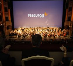 Su Majestad el Rey en el Palco Real durante el concierto
