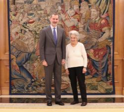 Su Majestad el Rey junto a la Sra. Annette Cabelli