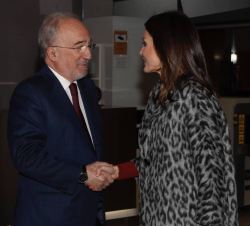 Su Majestad la Reina recibe el saludo del director de la Real Academia Española y presidente del Patronato Fundéu BBVA, Santiago Muñoz Machado