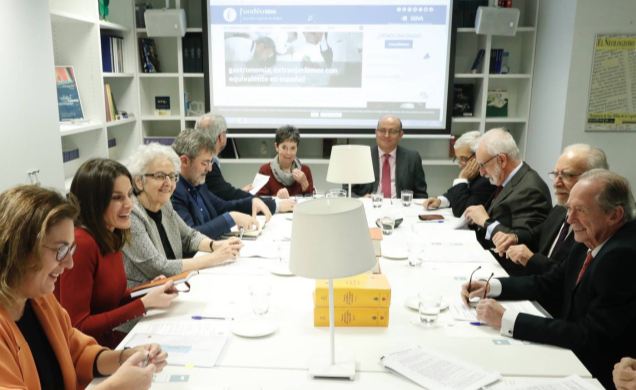 Su Majestad la Reina en el transcurso de la reunión ordinaria del Consejo Asesor de la Fundación del Español Urgente "Fundéu BBVA"