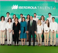 Doña Letizia con los voluntarios
