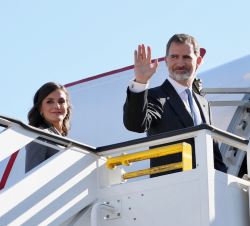 Sus Majestades los Reyes embarcan con destino al Reino de Marruecos