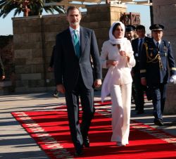 Sus Majestades los Reyes a su llegada al Mausoleo de Mohamed V