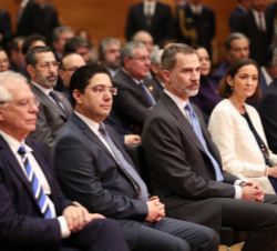 Su Majestad el Rey en primera fila durante el acto Económico-Empresarial Hispano-Marroquí