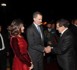 Sus Majestades los Reyes son despedidos por el ministro de Asuntos Exteriores y Cooperación Internacional del Reino de Marruecos, Nasser Bourita