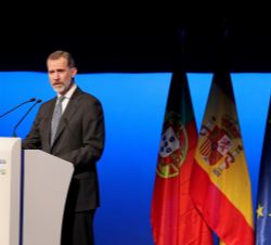 Su Majestad el Rey durante su intervención tras recibir el "World Peace & liberty Award"