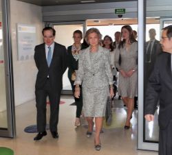 Su Majestad la Reina Doña Sofía en su entrada al Centro Alzheimer de la Fundación Reina Sofía