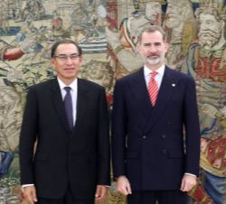 Su Majestad el Rey junto a Su Excelencia el presidente de la República del Perú
