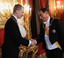 Su Majestad el Rey recibe el saludo de Su Excelencia Martín Vizcarra, presidente de la República del Perú