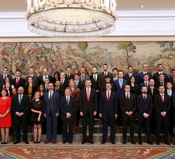Su Majestad el Rey junto a los asistentes a la audiencia de la XXIV promoción del Cuerpo Superior de Sistemas y Tecnologías de la Información de la Ad