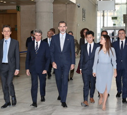 Don Felipe se dirige al auditorio