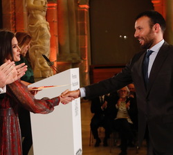 Su Majestad la Reina hace entrega del Premio Nacional del Cómic a Rayco Pulido, por “Lamia”