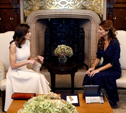 Su Majestad la Reina y la Primera Dama de Argentina durante su reunión sobre primera infancia y enfermedades raras