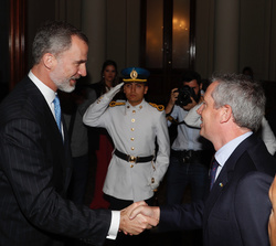 Don Felipe es recibido por el presidente de la Cámara de Diputados de la Nación Argentina, Emilio Monzó