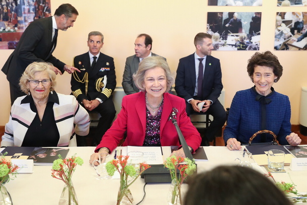 Su Majestad la Reina Doña Sofía durante la reunión del Patronato