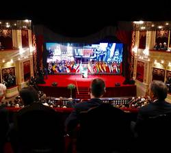 Sus Majestades los Reyes, en el Palco de Honor, durante le homenaje a Víctor García de la Concha