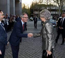 Su Majestad la Reina Doña Sofía recibe el saludo del ministro de Cultura y Deporte, José Guirao