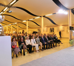 Doña Sofía en primera fila durante el desarrollo de la Gala Conmemorativa