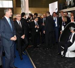 Don Felipe durante la visita al stand de Siemens Gamesa Renewable Energy