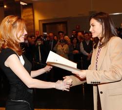 Su Majestad la Reina hizo entrega de los diplomas a los alumnos de la VII promoción del Máster en Grabado