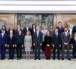 Su Majestad el Rey junto a los integrantes de la LXVIII Promoción de Técnicos Comerciales y Economistas del Estado