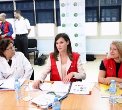 Doña Letizia durante la reunión de trabajo mantenida en el Centro de Salud de Manhiça